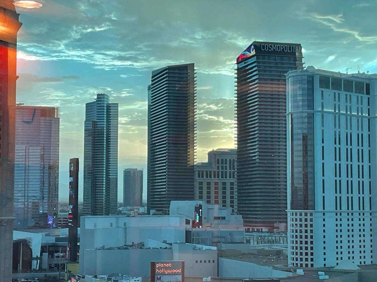 Signature Mgm Suite With Strip And Sphere View Las Vegas Esterno foto